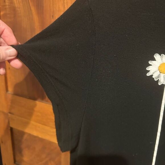 Divided tshirt short sleeve size medium - Picture 4 of 6